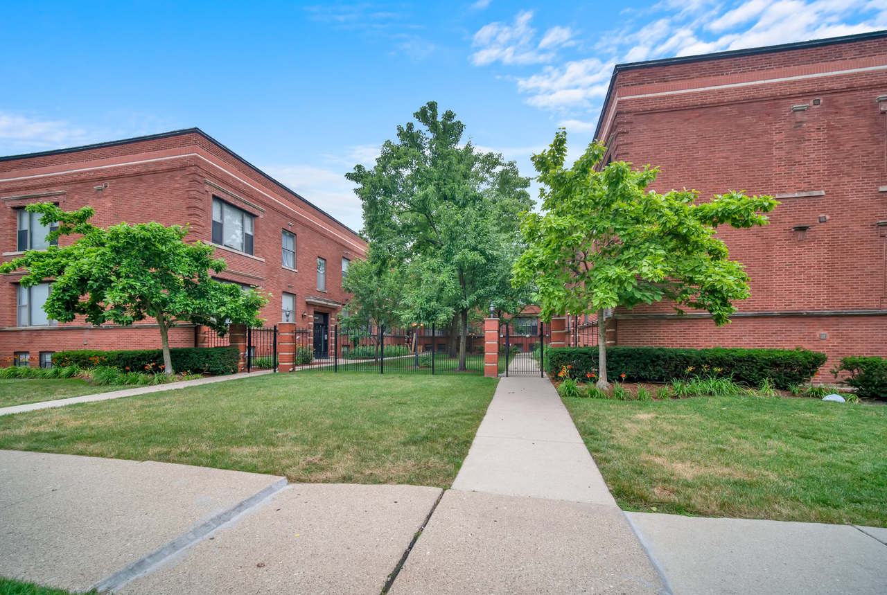 North Shore Condos - Photo 3 of 50