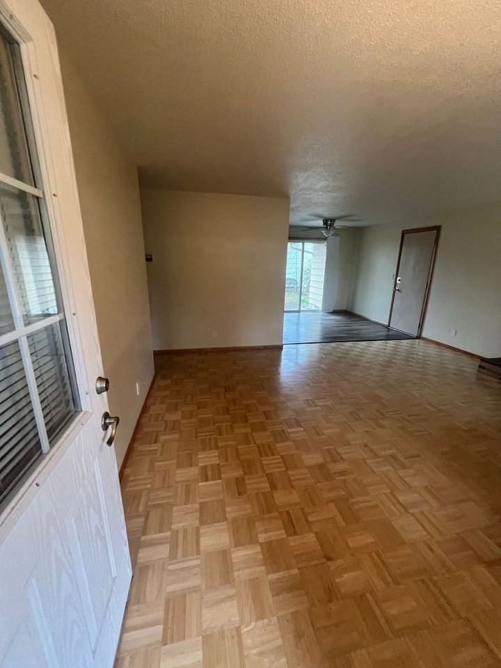 5869 G St - Photo 3 of 20