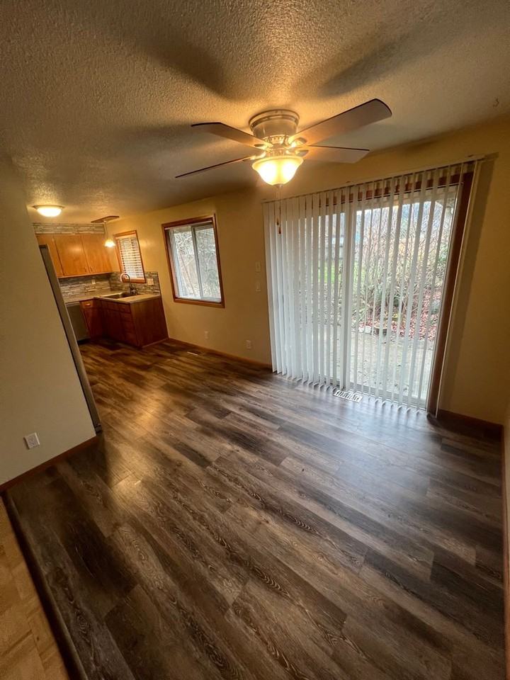 5869 G St - Photo 5 of 20