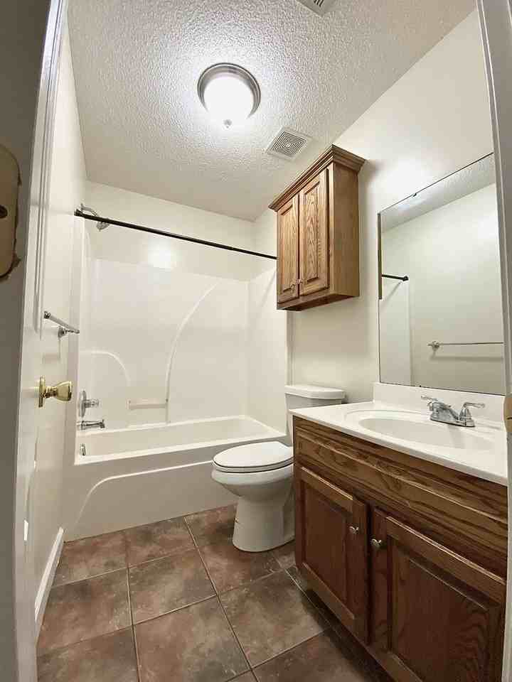 134 Gym Cir - Photo 6 of 11