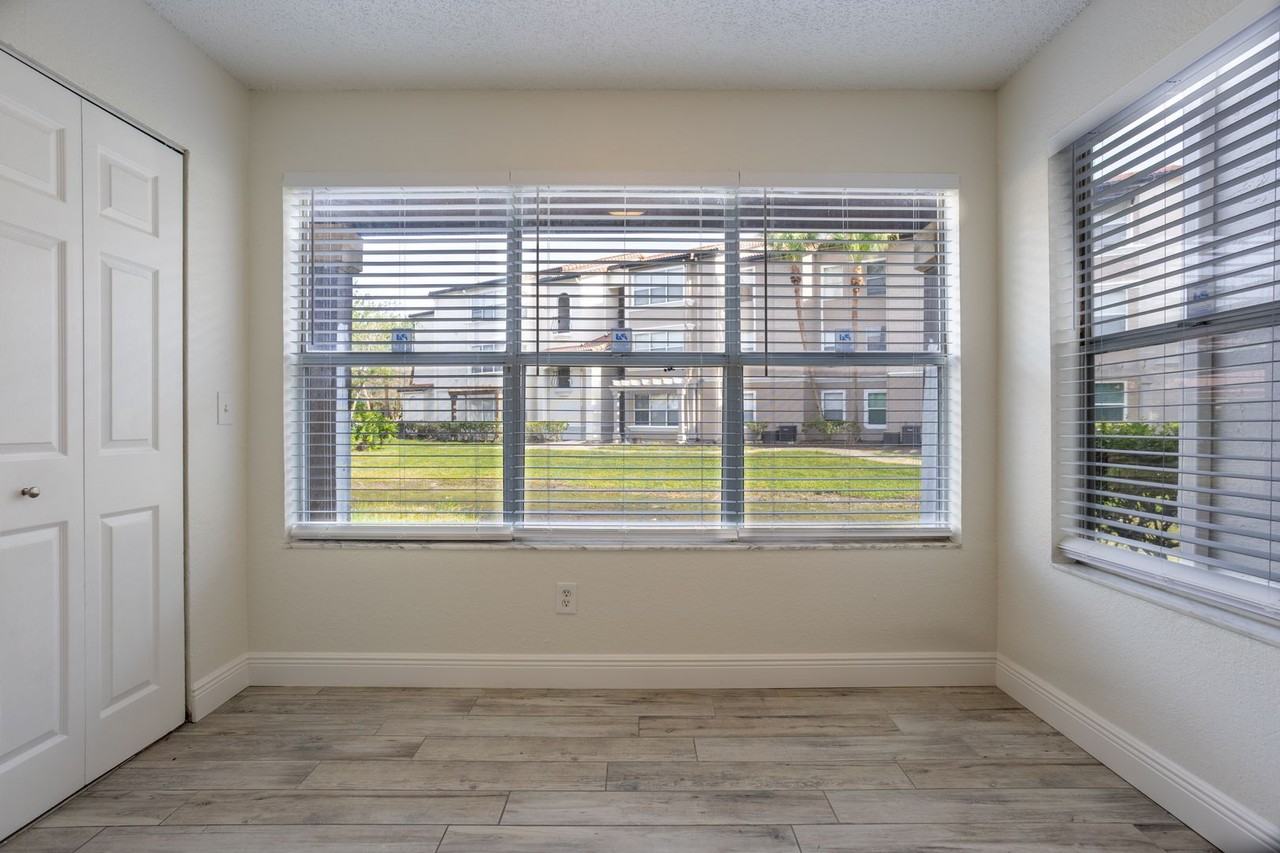 5156 Conroy Rd #16 - Photo 3 of 24