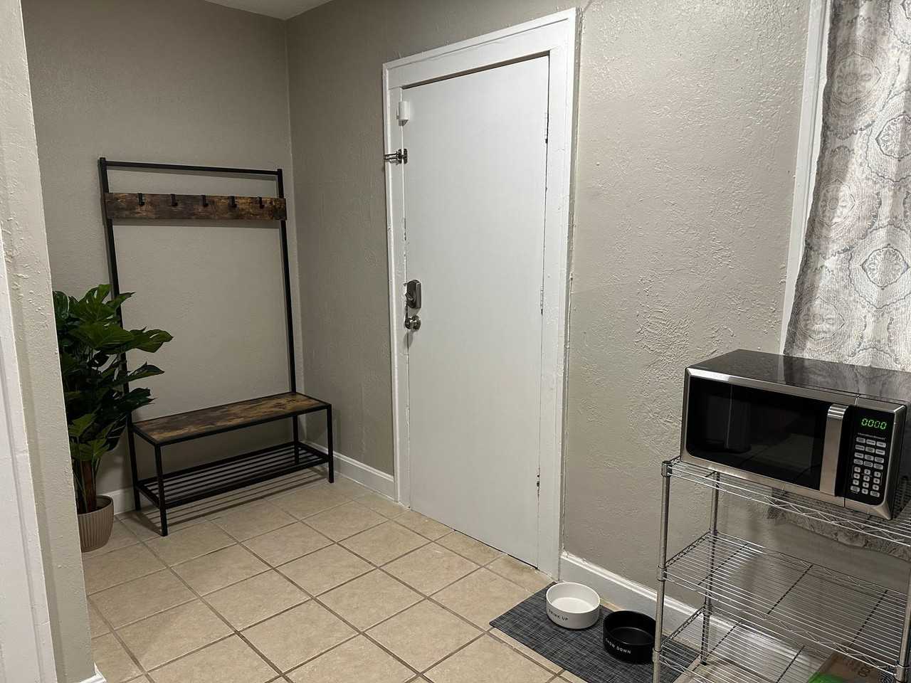 2115 E 68th Ter - Photo 4 of 5