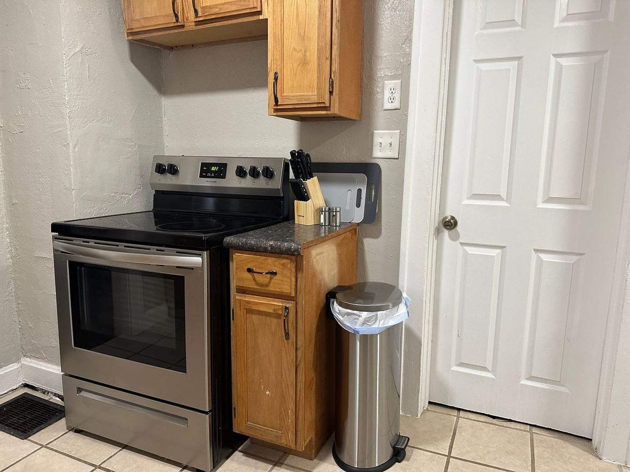 2115 E 68th Ter - Photo 5 of 5