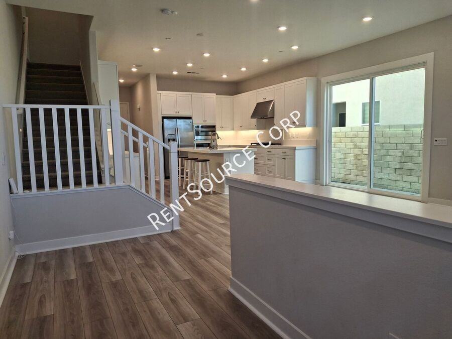 27231 Coyote Bush Ct - Photo 3 of 36