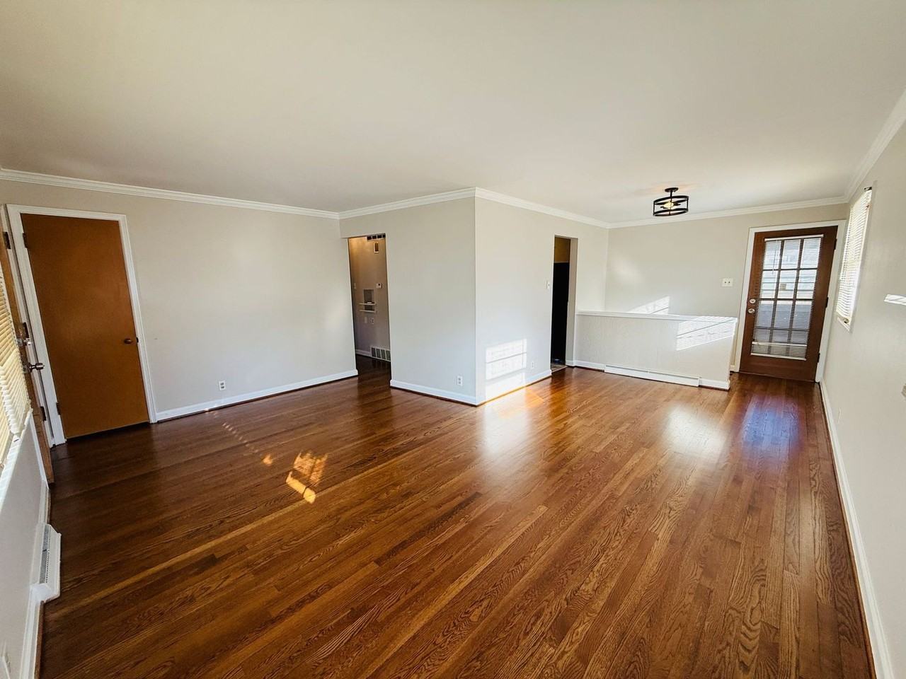 9720 Gloucester Dr - Photo 6 of 30