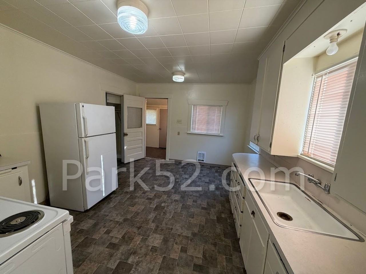 3315 S Proctor St - Photo 4 of 11