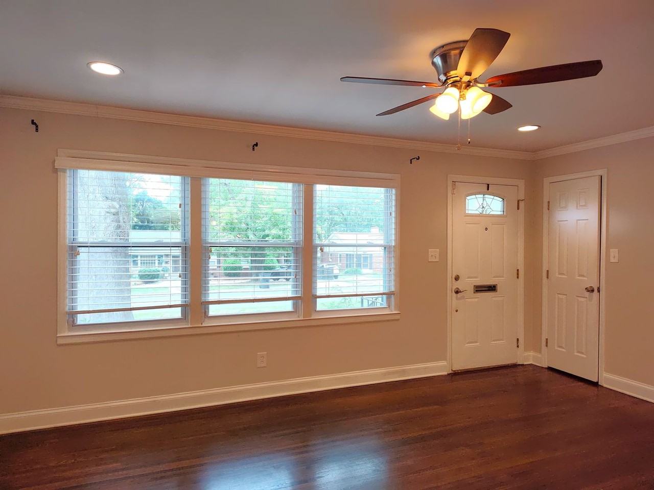 1100 Norland Rd - Photo 4 of 28