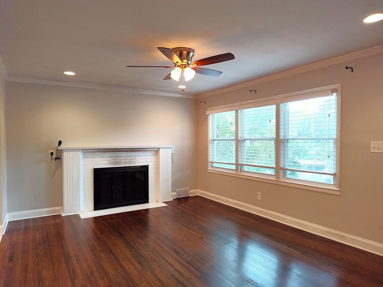 1100 Norland Rd - Photo 5 of 28