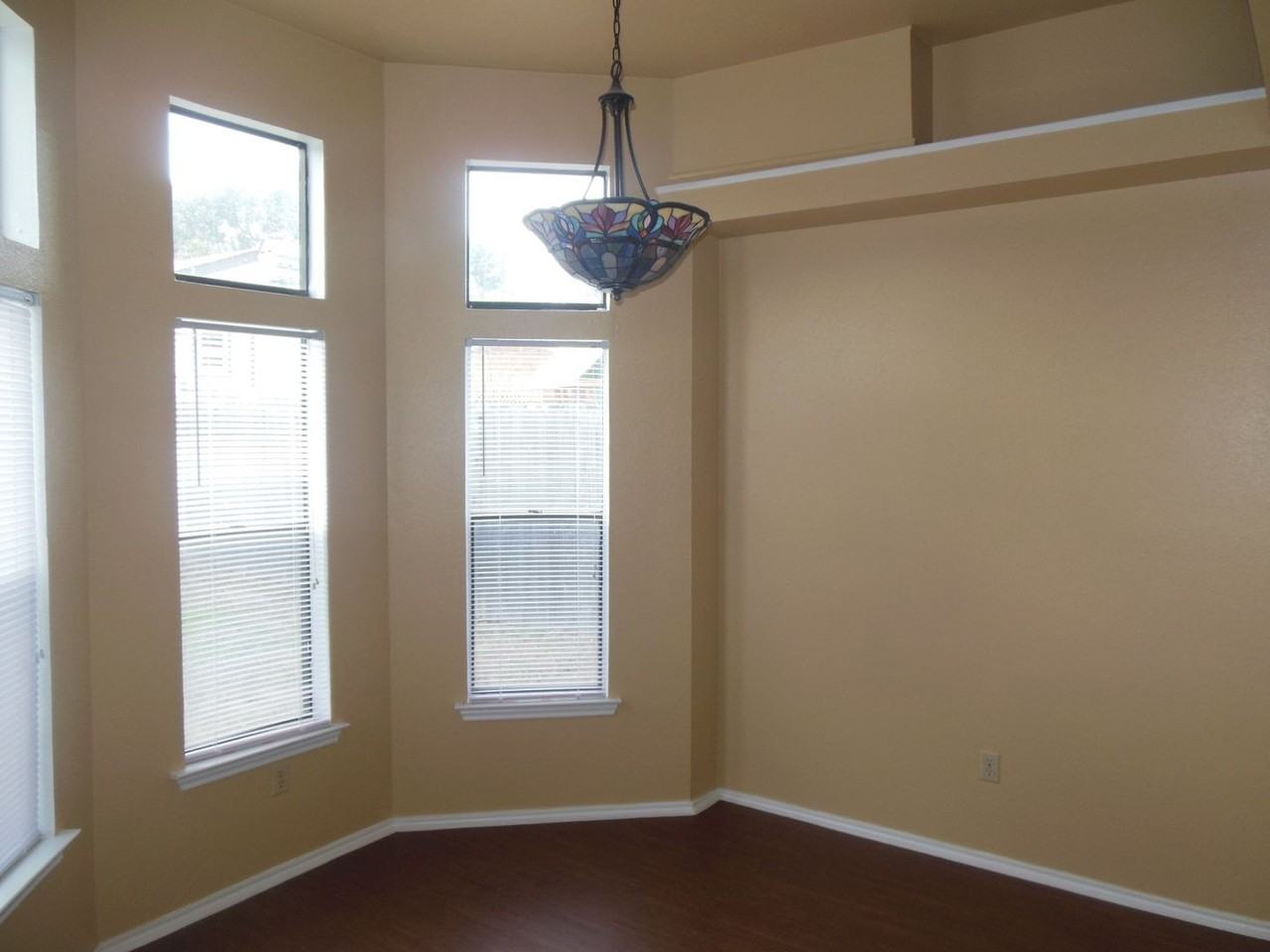 4806 Greenlee Dr - Photo 4 of 12