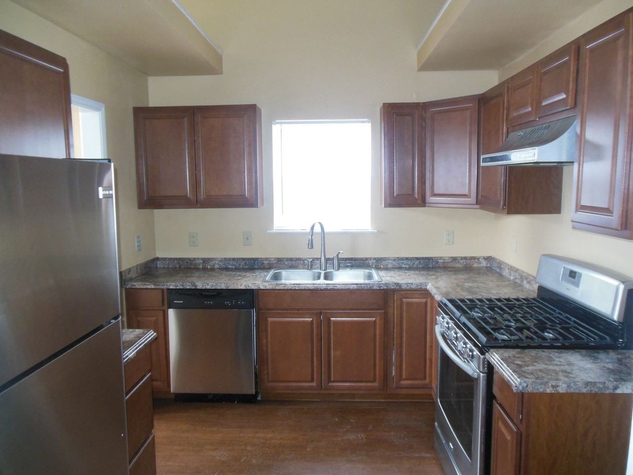 4806 Greenlee Dr - Photo 5 of 12