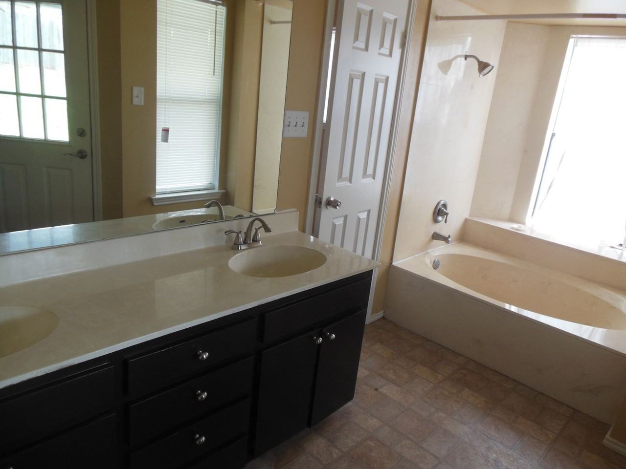 4806 Greenlee Dr - Photo 7 of 12