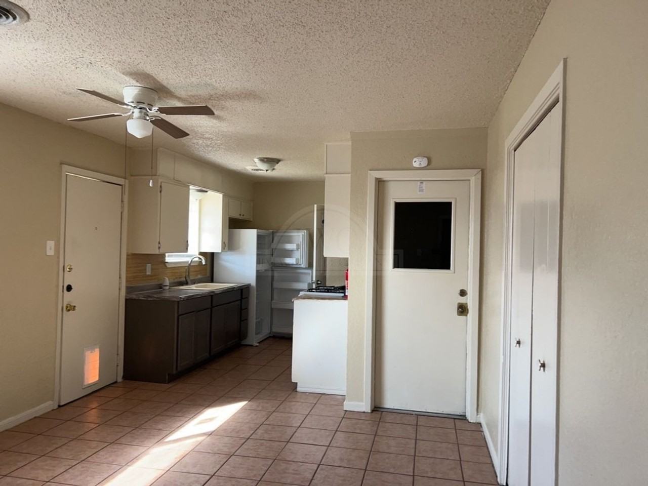 1202 Kathey Dr - Photo 4 of 14