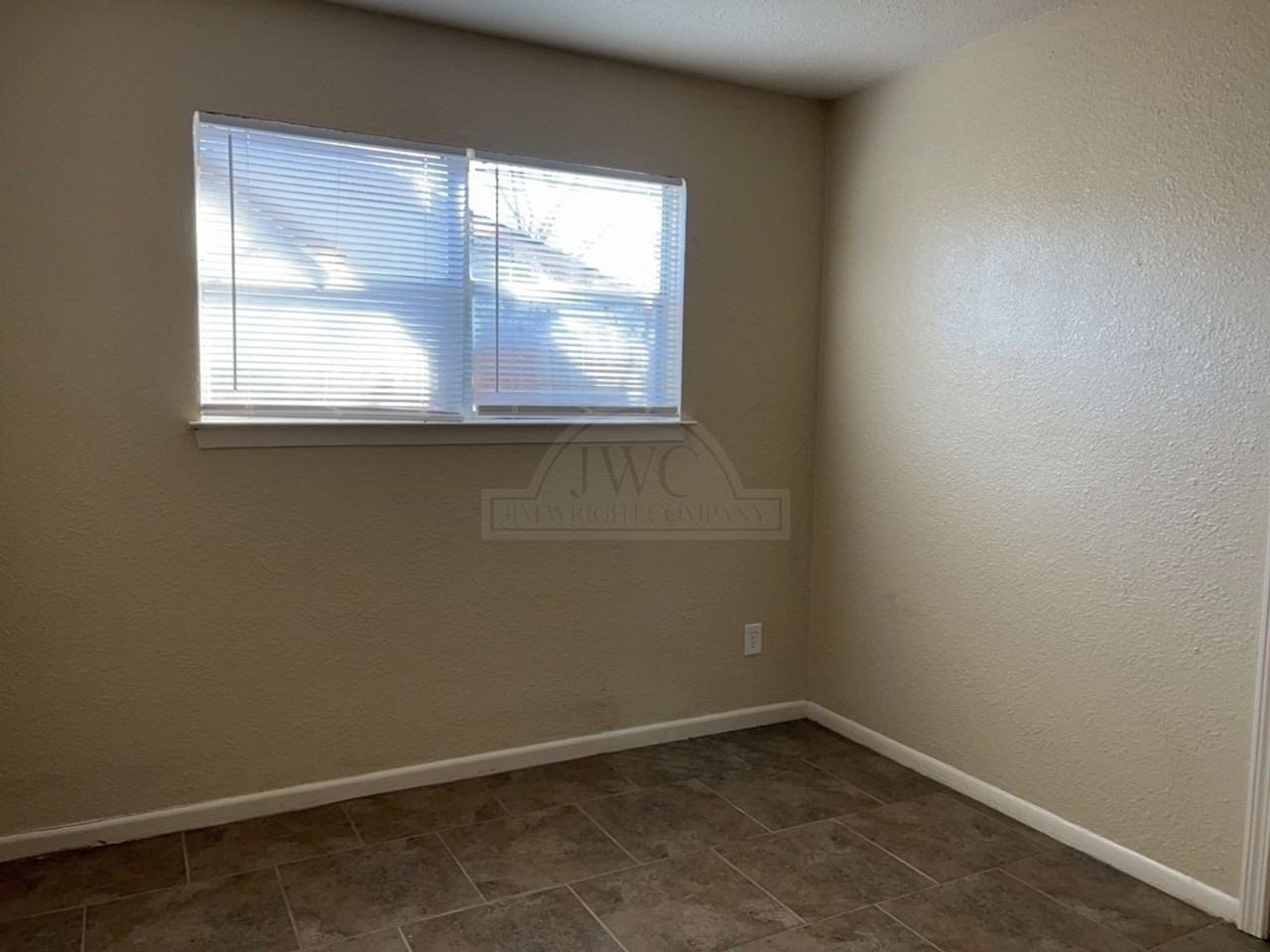 1202 Kathey Dr - Photo 7 of 14