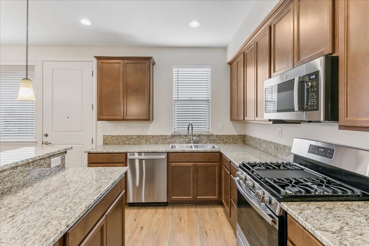 2207 Water Canyon Dr - Photo 2 of 32