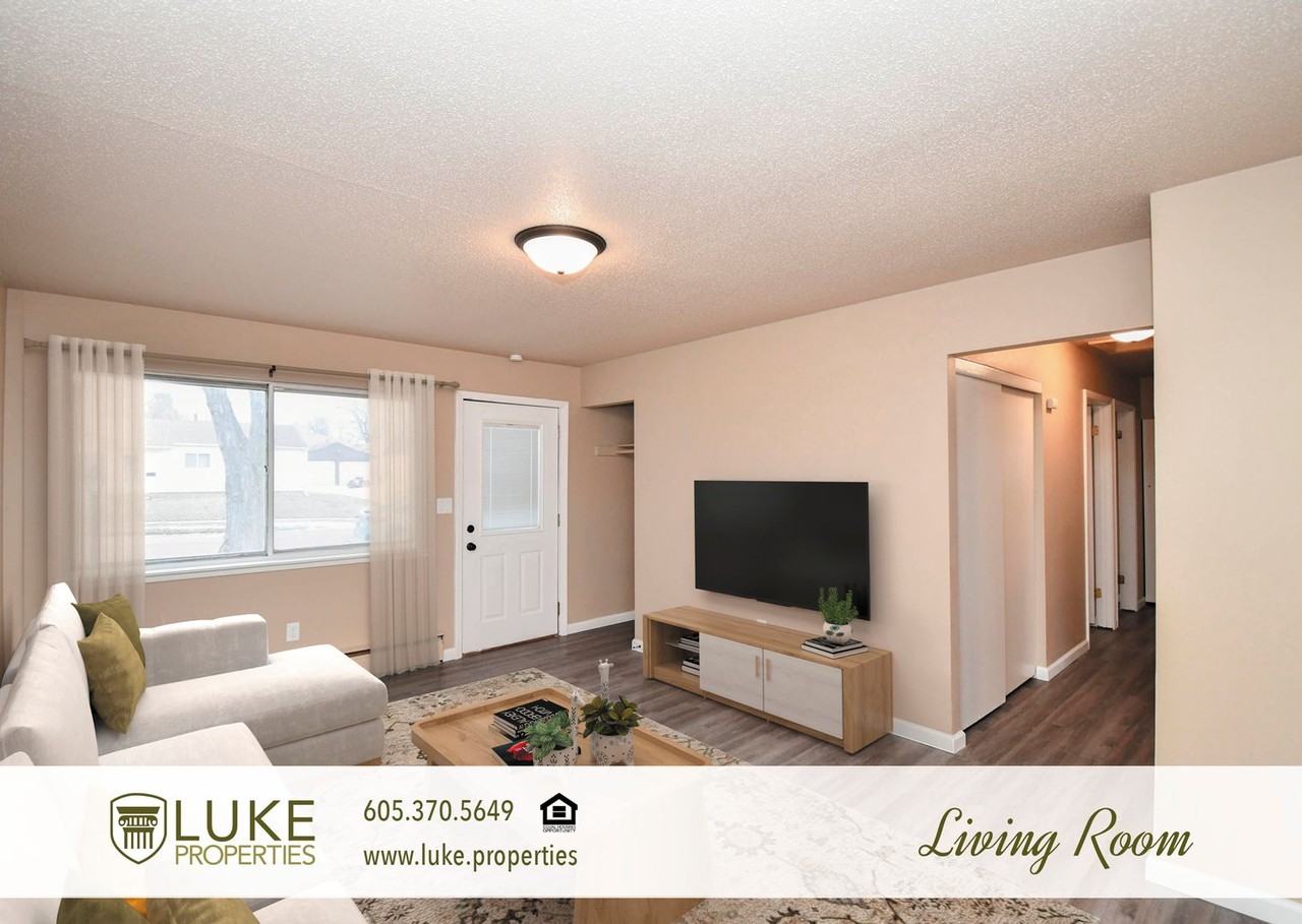 3005 E 20th St - Photo 3 of 15