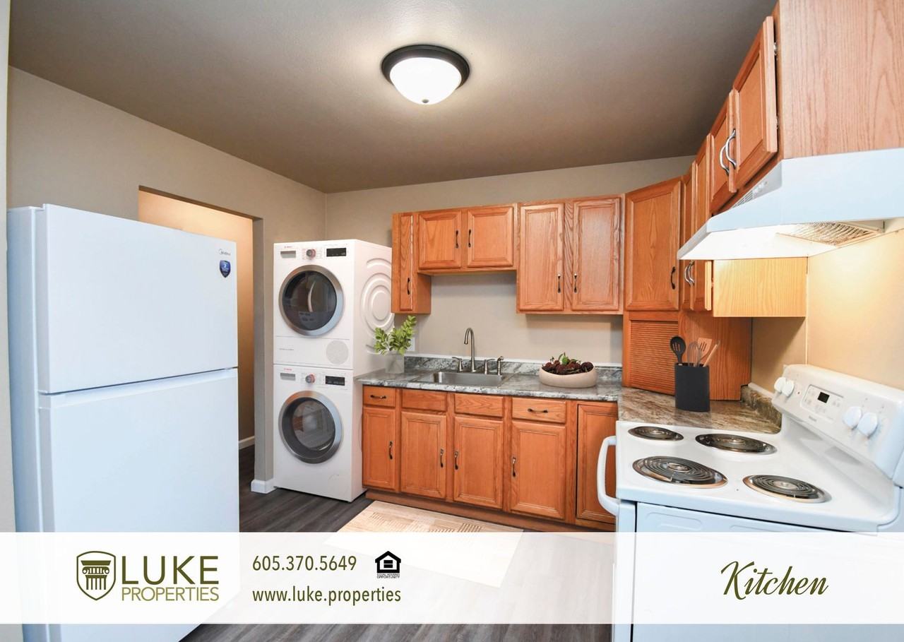 3005 E 20th St - Photo 4 of 15