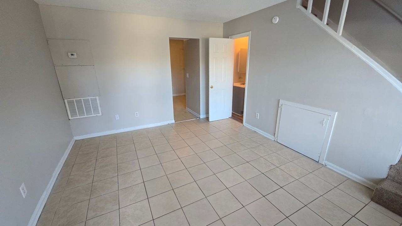 1639 North St - Photo 2 of 20