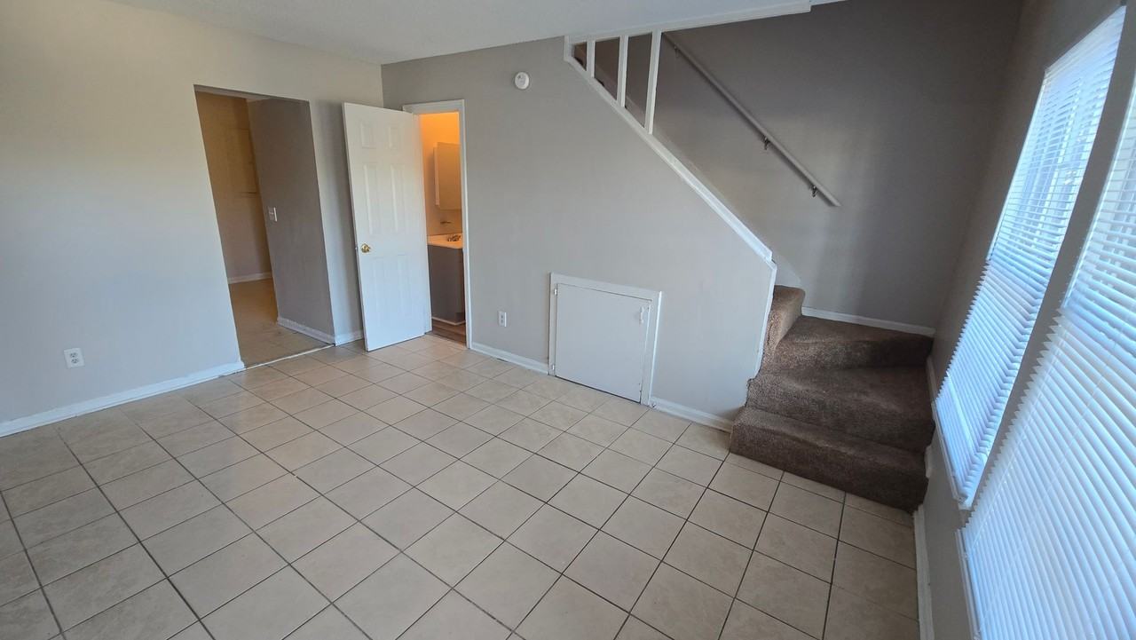 1639 North St - Photo 3 of 20