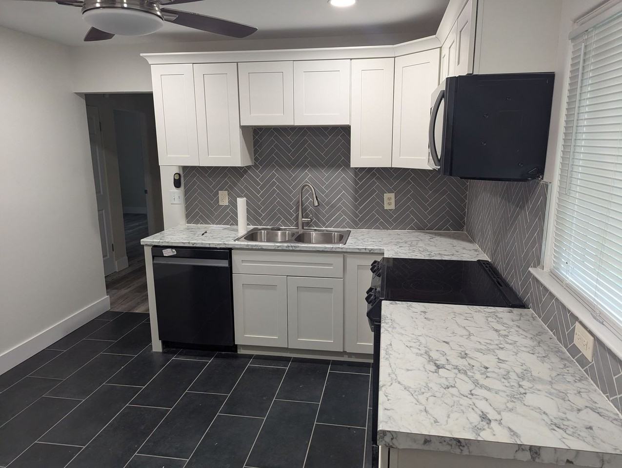 9871 Vickie Pl - Photo 6 of 11