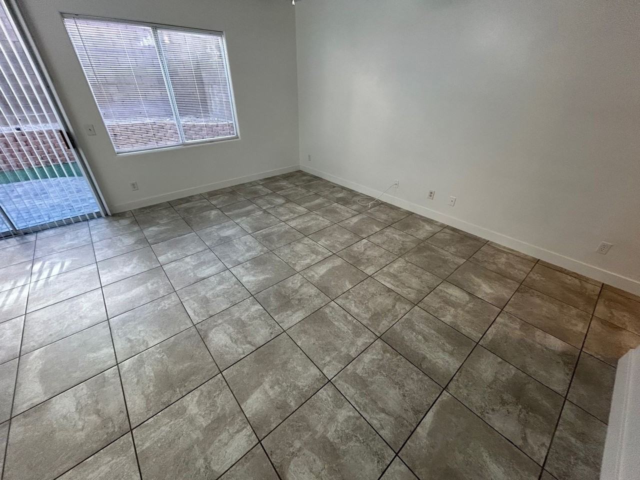 554 Twilight Blue Ave - Photo 2 of 32