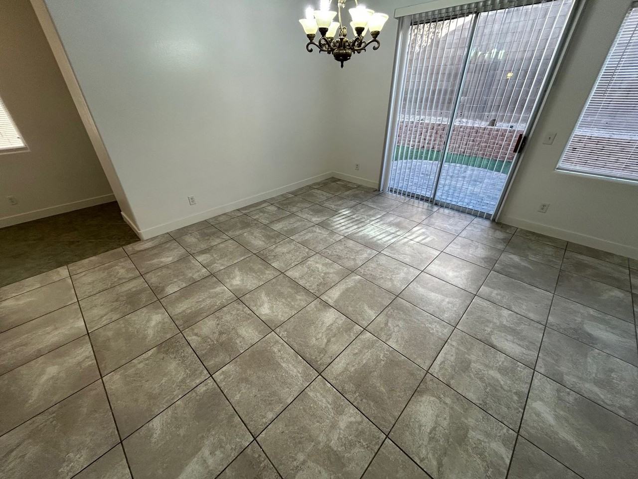 554 Twilight Blue Ave - Photo 3 of 32
