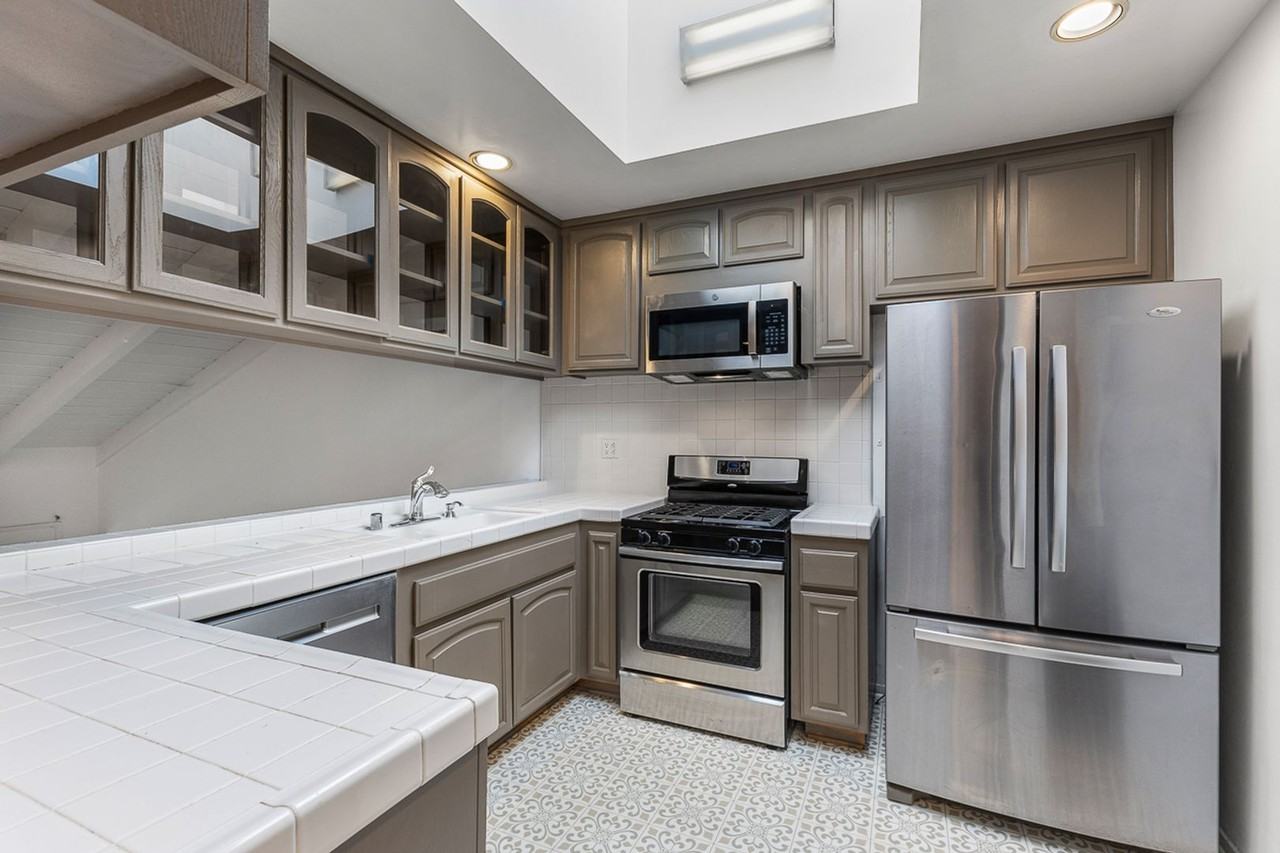 612 Marie Ave - Photo 4 of 15