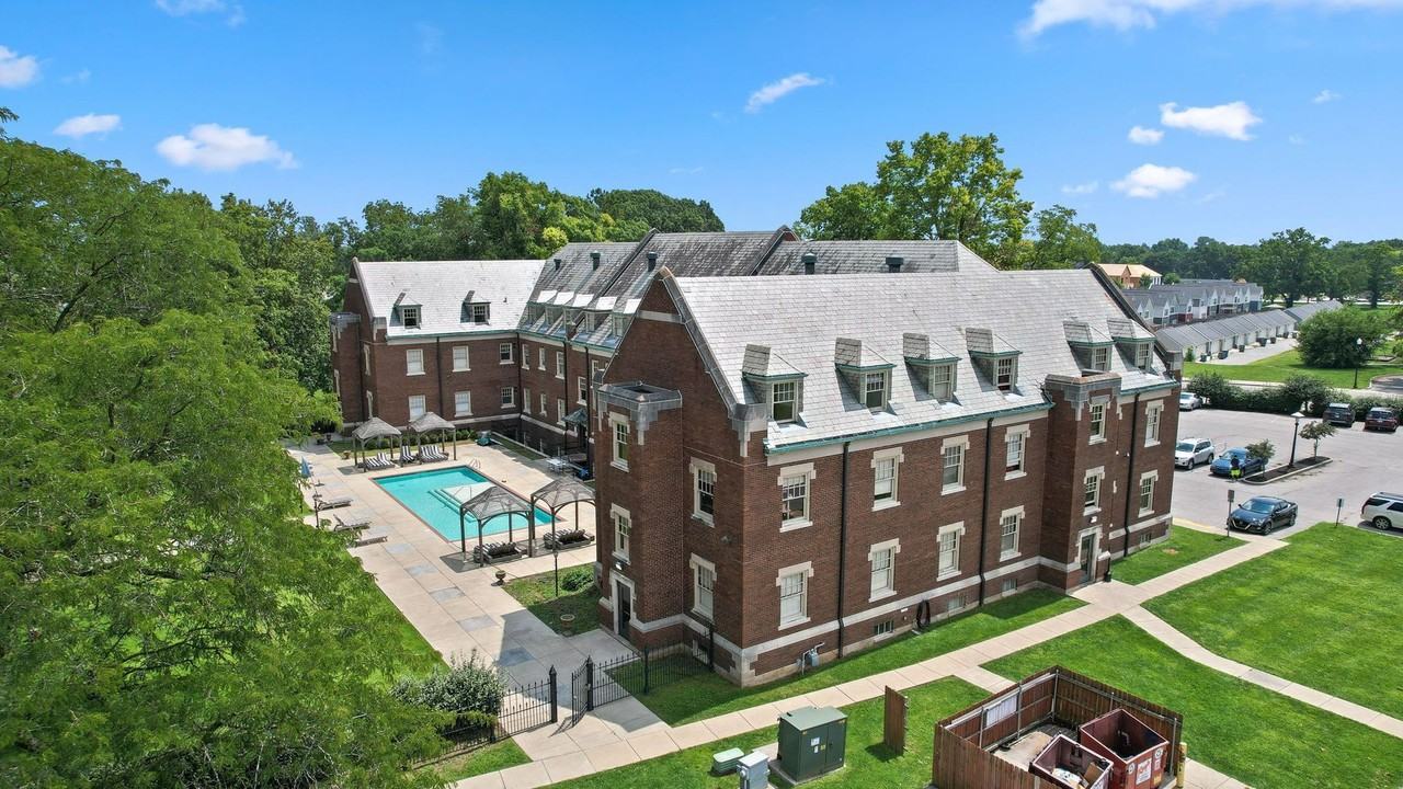 Central State Mansion - Photo 3 of 8