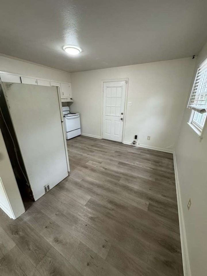 6457 Stuardi Ct - Photo 6 of 8