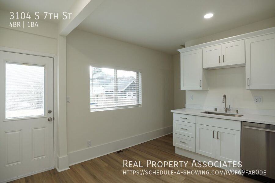 3104 S 7th St - Photo 3 of 25