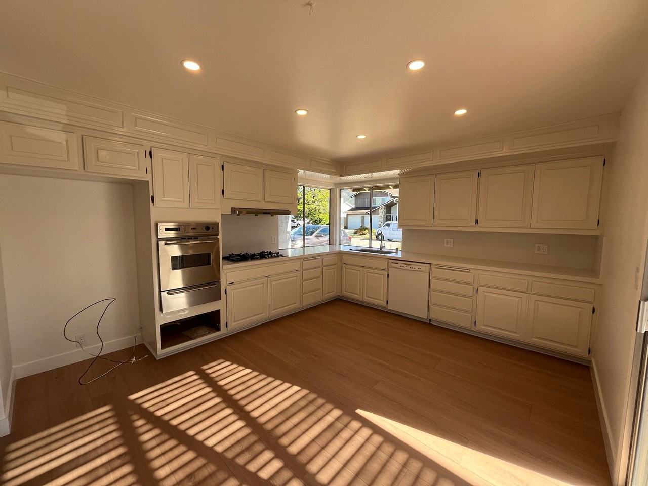 1847 Hilliard Ave - Photo 3 of 19