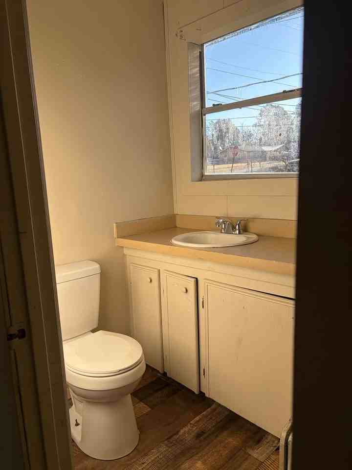 516 Bayou Maria Rd - Photo 3 of 7