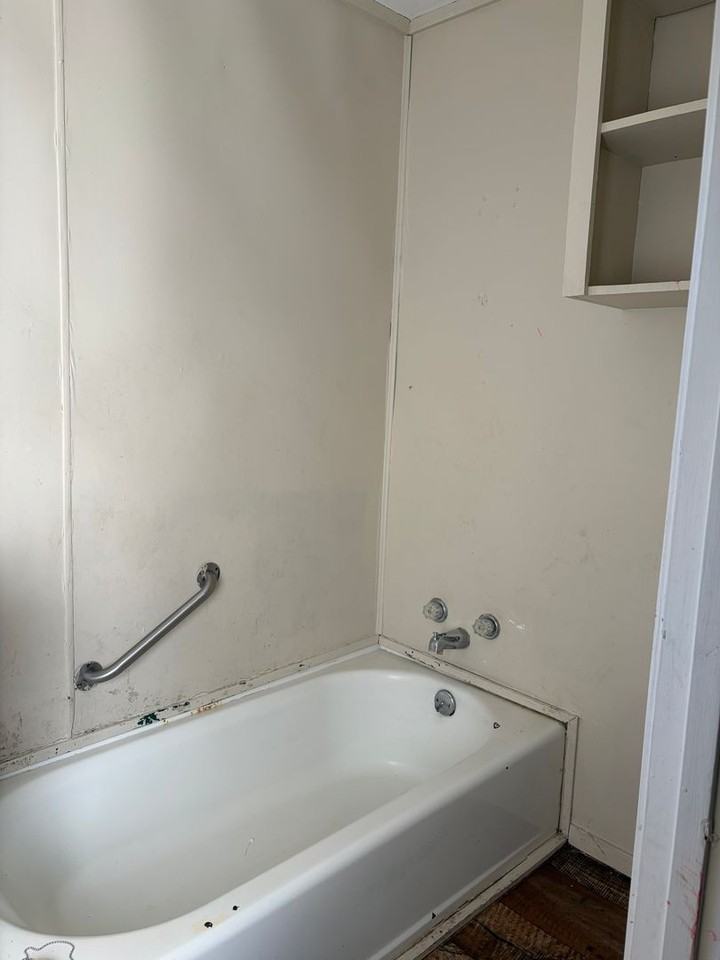 516 Bayou Maria Rd - Photo 4 of 7