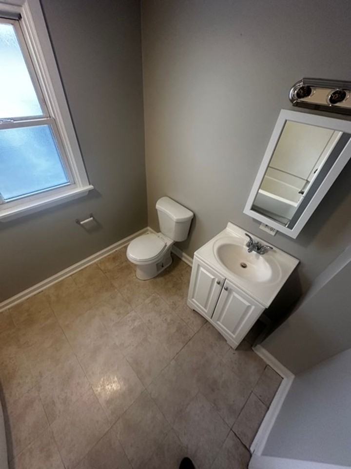 8 Morgan St - Photo 3 of 20