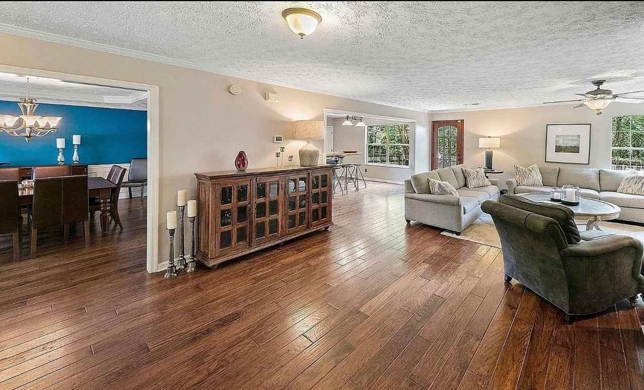 1101 Night Cap Ln - Photo 2 of 19