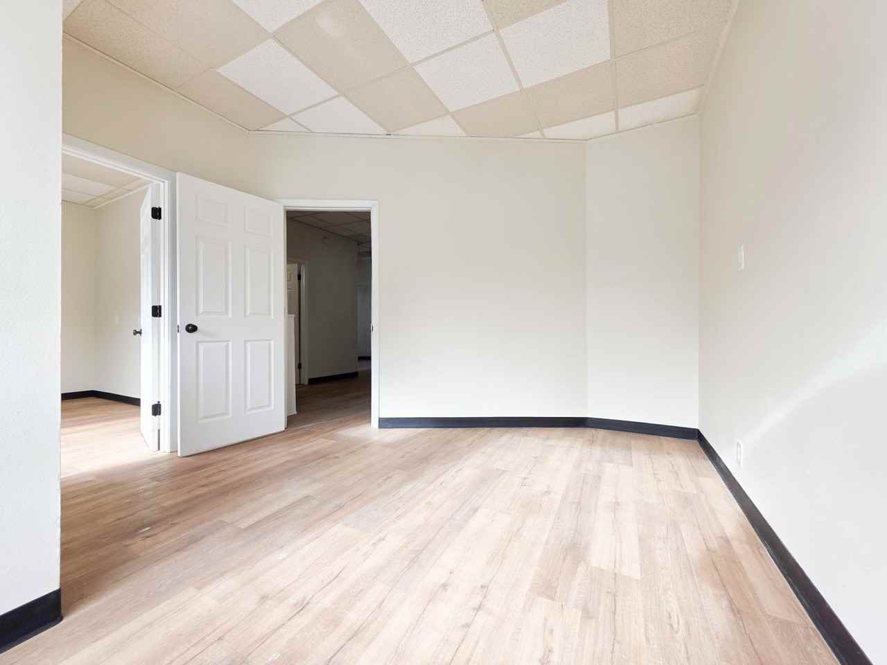 135 E Main St - Photo 6 of 29