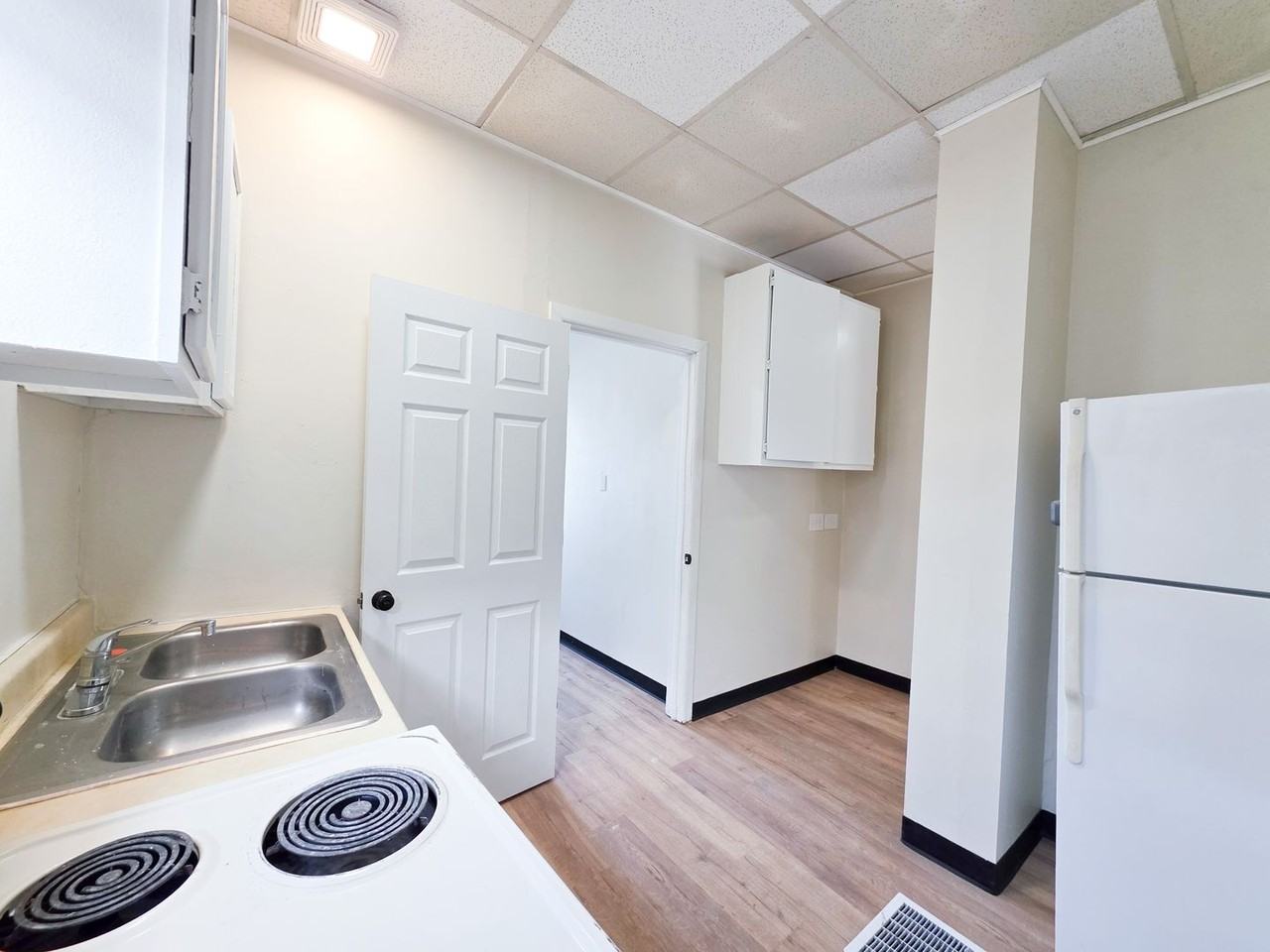 135 E Main St - Photo 3 of 22