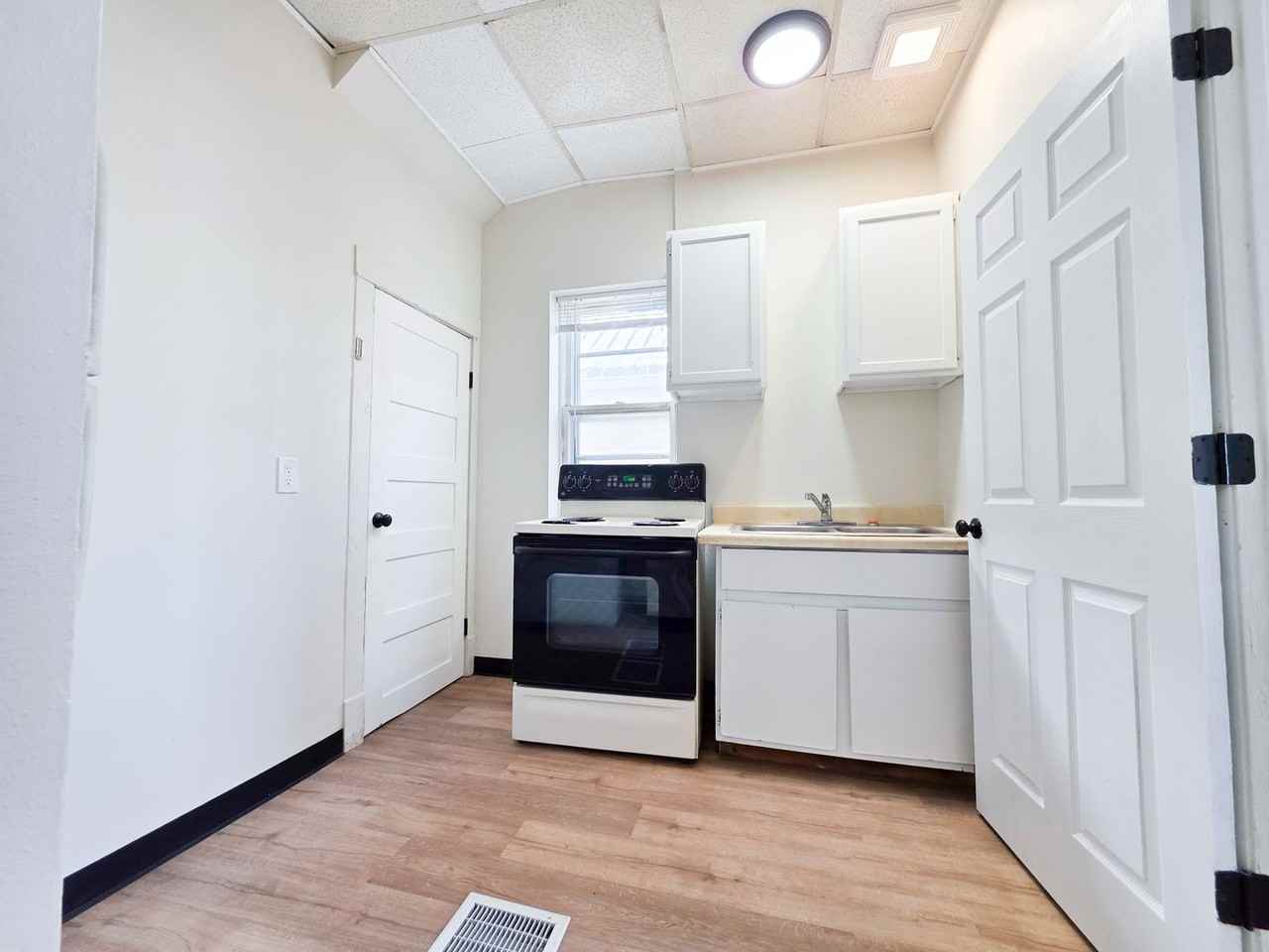 135 E Main St - Photo 5 of 22