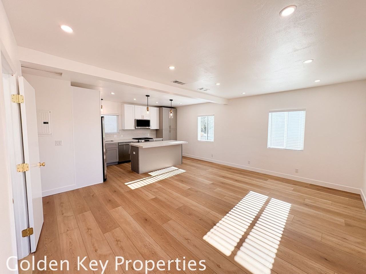 1724 Broadway #A - Photo 5 of 17