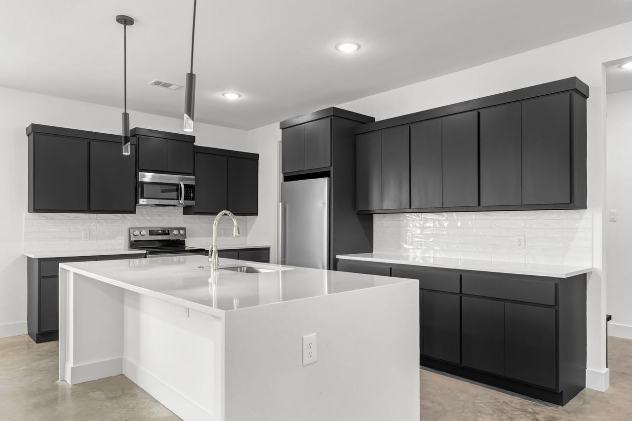 3007 Alpha Wolf Ct - Photo 2 of 38