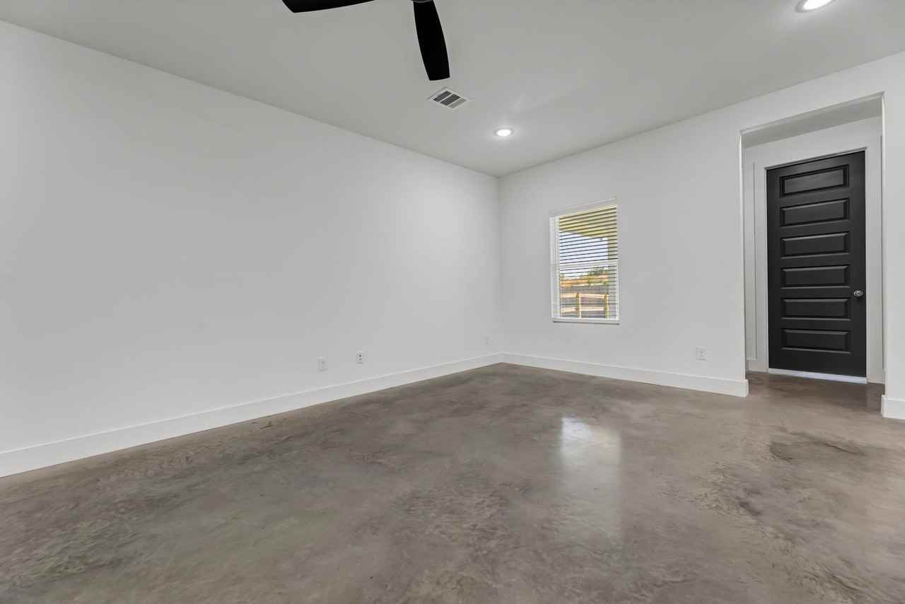 3007 Alpha Wolf Ct - Photo 7 of 38