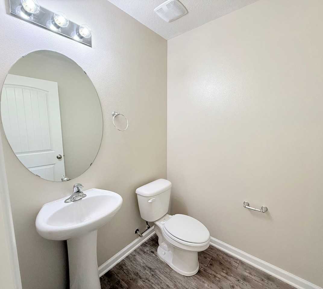 5890 Bay Tree Ct - Photo 5 of 17