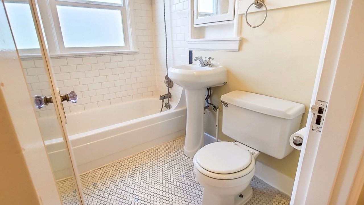 Welcome to Capri Apartments! - Photo 4 of 26