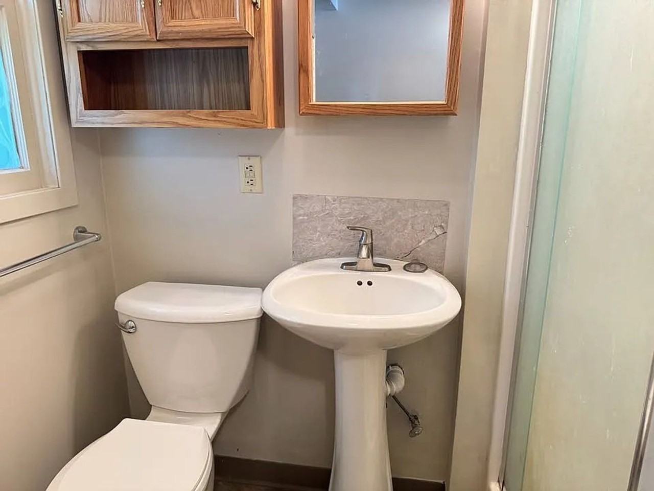 5427 N Shore Dr - Photo 6 of 8