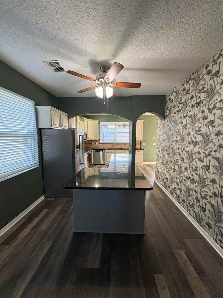 448 Eastbridge Dr - Photo 3 of 46