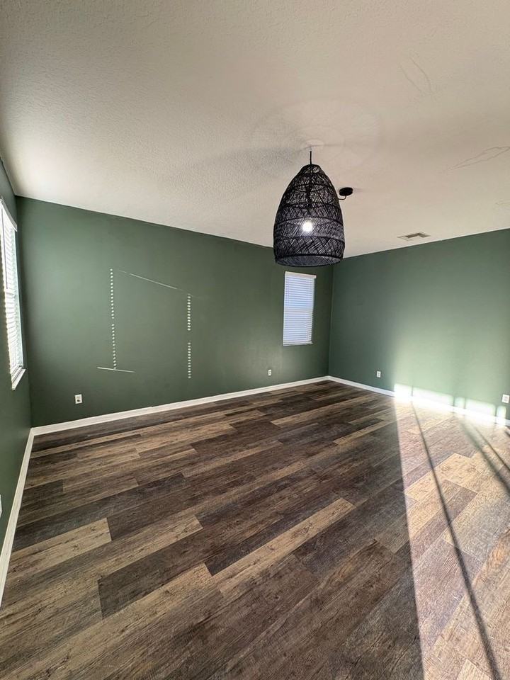 448 Eastbridge Dr - Photo 7 of 46