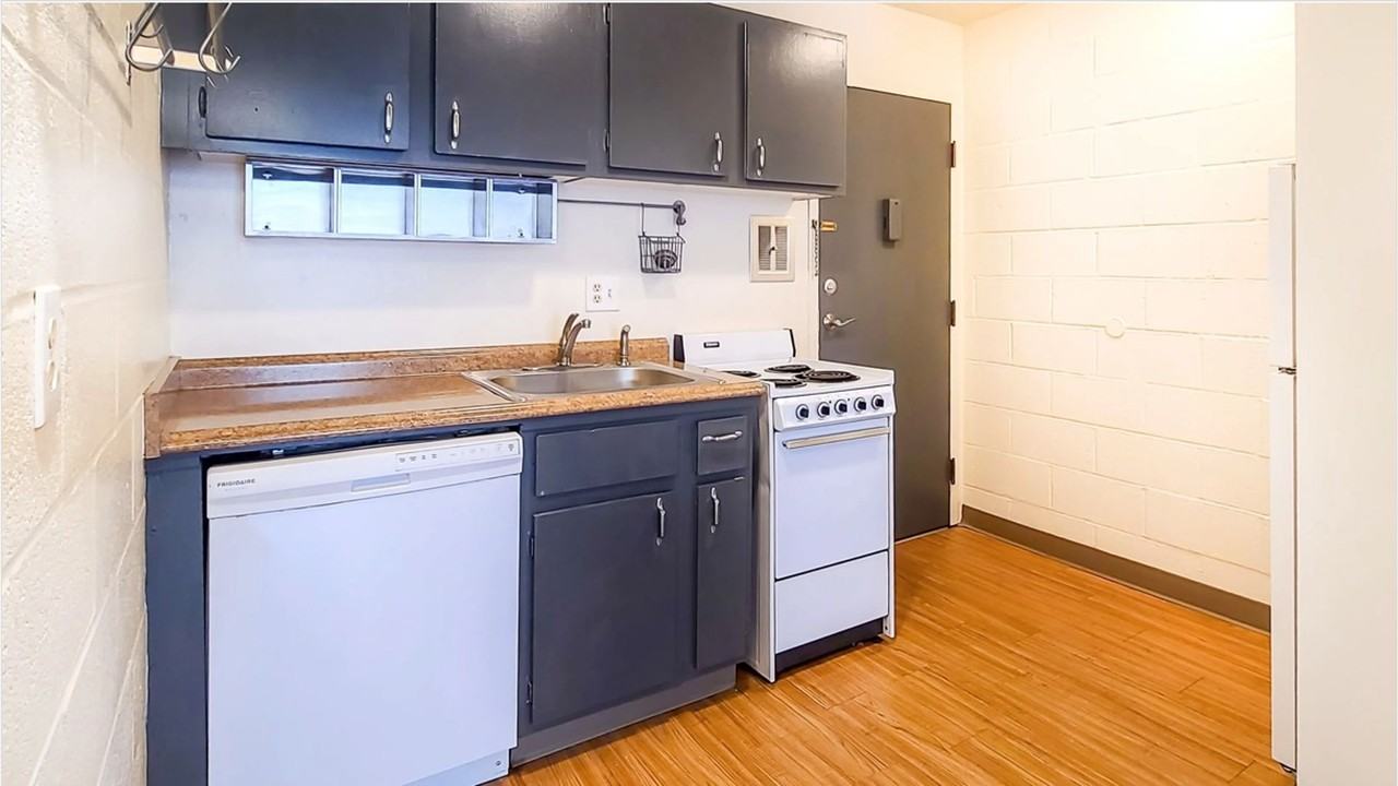 2155 NW Flanders St. - Photo 4 of 17