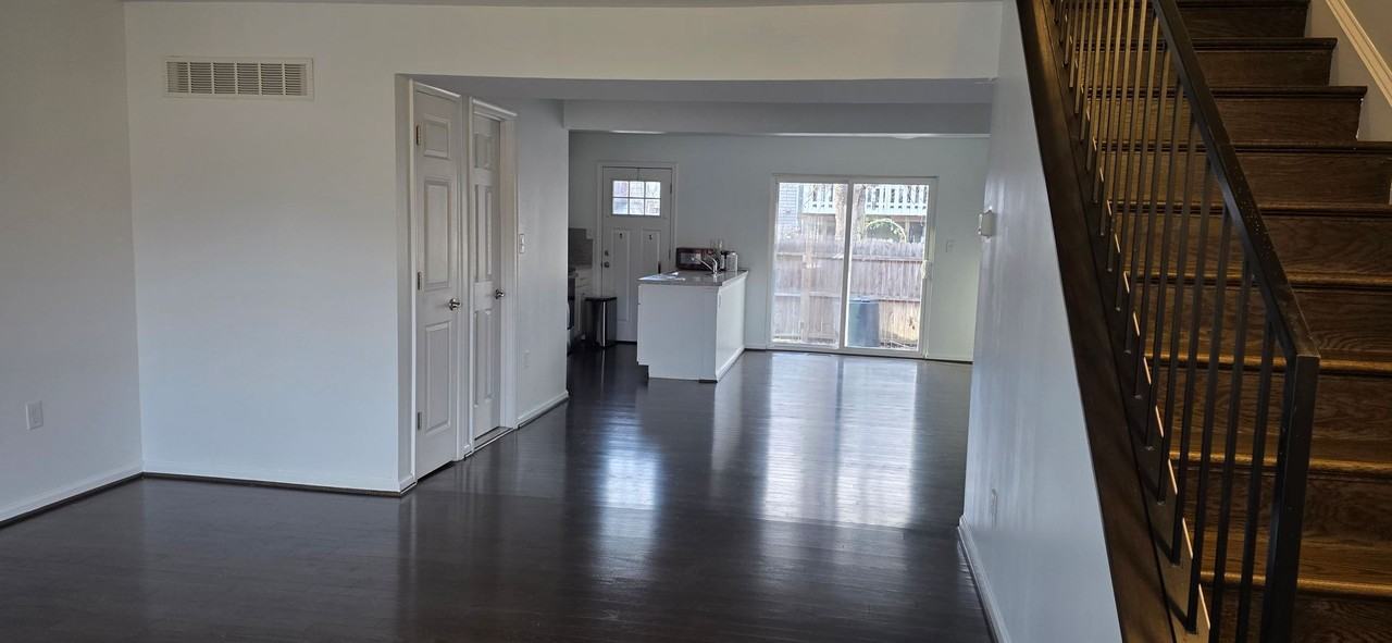 537 Carrollton Dr - Photo 2 of 19