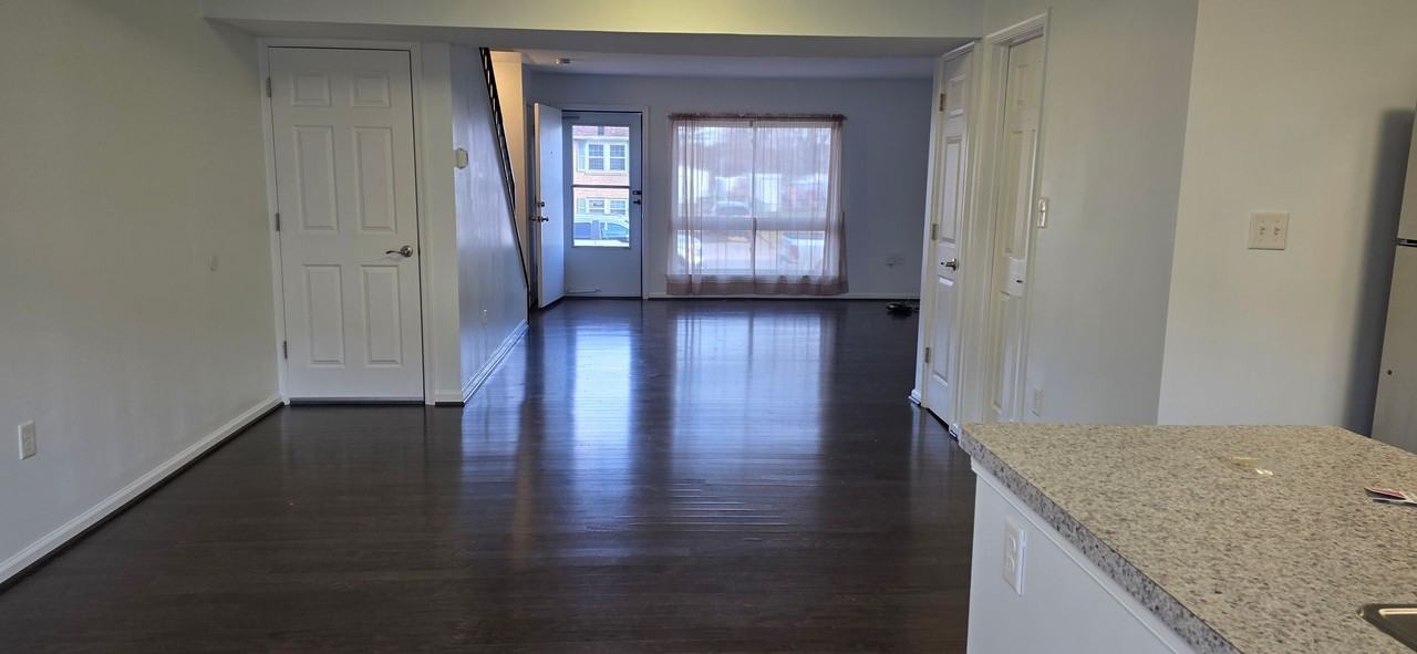 537 Carrollton Dr - Photo 3 of 19