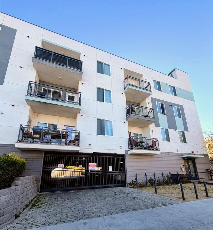 Bear Claw Apartments - Photo 3 of 3