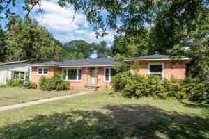 featured image of 2444 Sunnybrook Dr